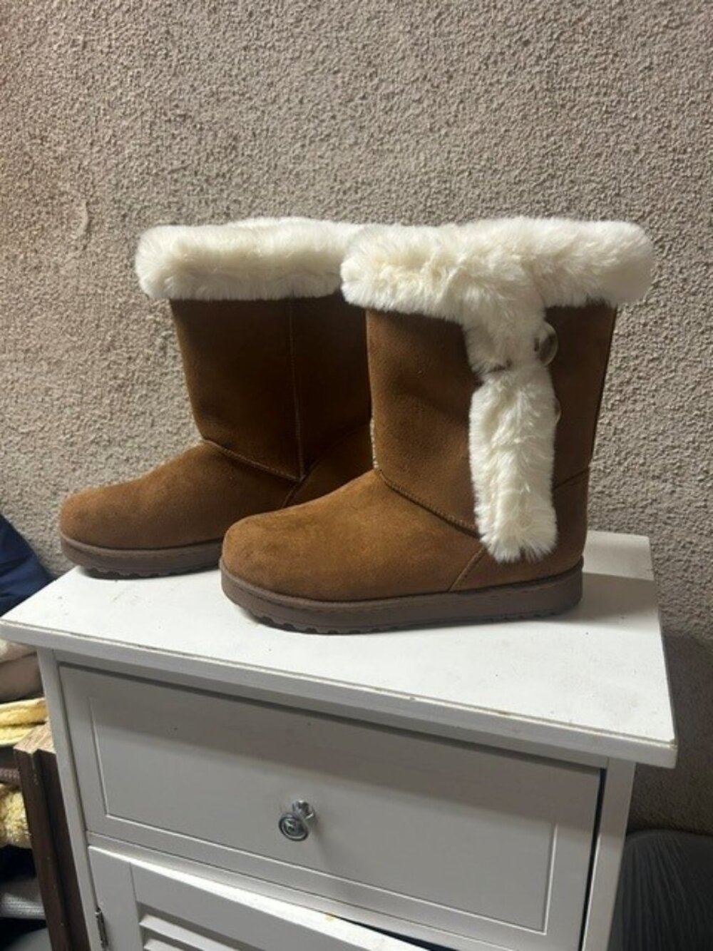 SOHO Tan Faux Fur Cuff Winter Snow Boots Cream Trim